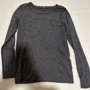 Lululemon swiftly tech long sleeve relaxed fit size 6